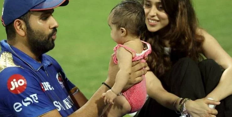 बेटी के साथ बीच पर खेलते हुए रोहित शर्मा की तस्वीरें ने फैंस का दिल जीता
