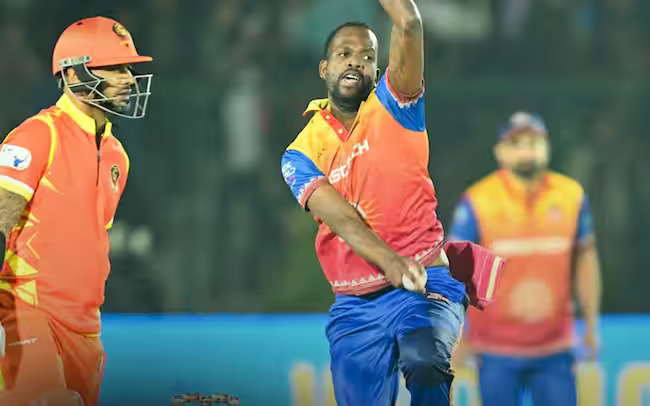 राजस्थान राॅयल्स के इस पूर्व गेंदबाज ने गेल, कैफ और यशपाल को बोल्ड कर  हासिल की हैट्रिक, देखें वायरल वीडियो 