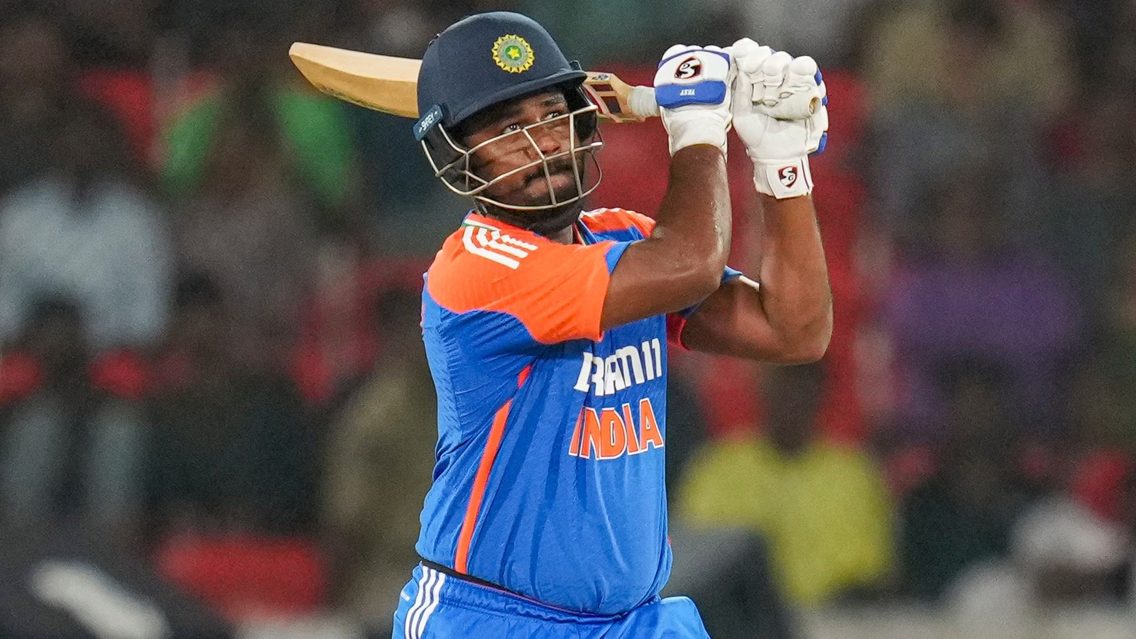 संजू सैमसन के शिकंजे में रिशाद हुसैन फंसे, एक ही ओवर में भारतीय बल्लेबाज ने लगातार पांच छक्के जड़े