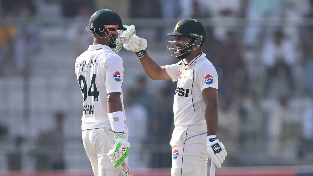 अब्दुल्ला शफीक और शान मसूद ने शतक लागाया, पाकिस्तान का स्कोर 320+ पार