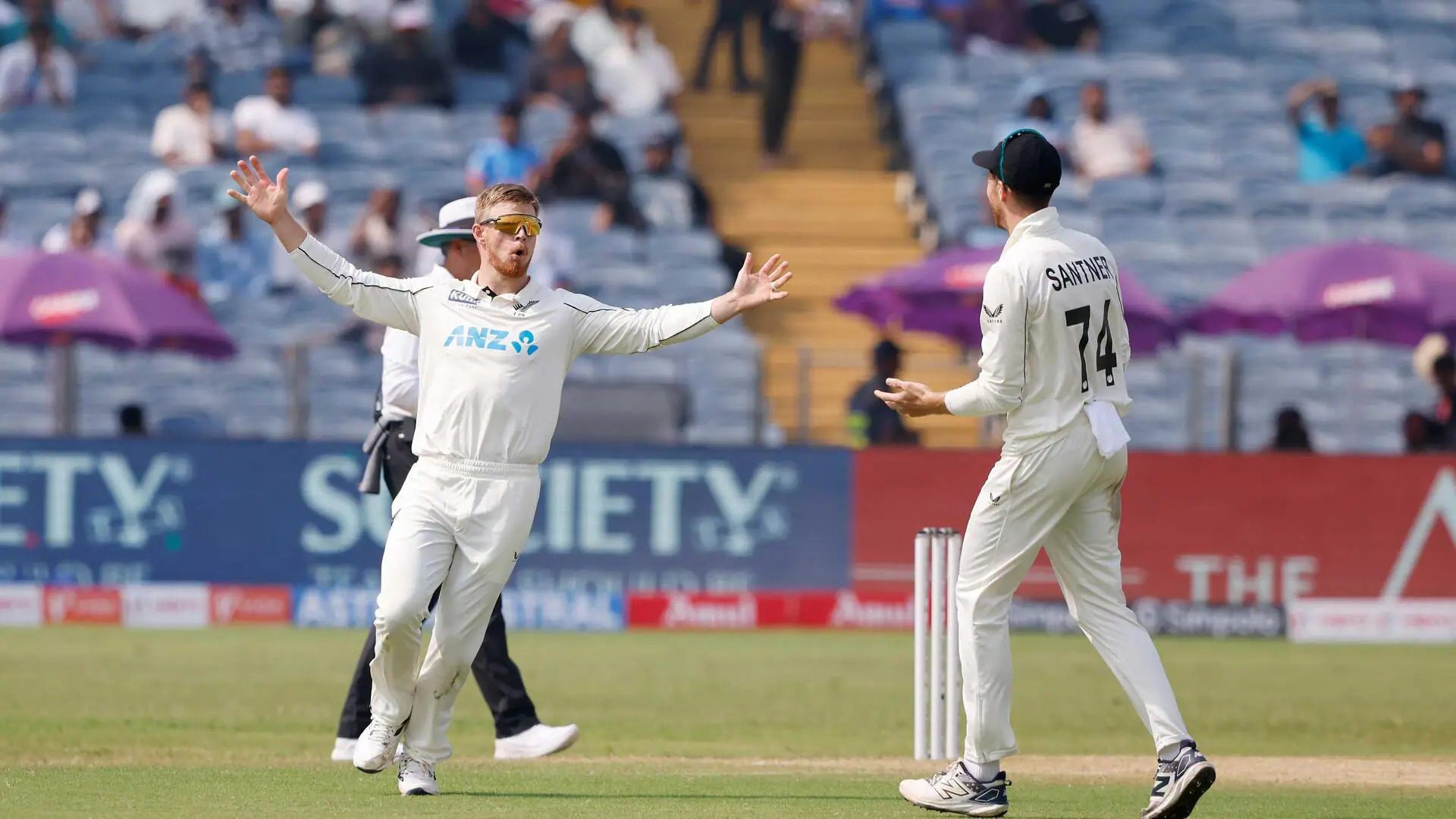 टीम इंडिया की पहली पारी 156 पर सिमटी, मिचेल सेंटनर ने 7 विकेट झटके