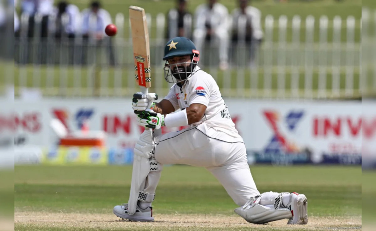 मोहम्मद रिजवान, रेहान अहमद के खिलाफ बड़े ही आसानी से प्लम्ब आउट हुए