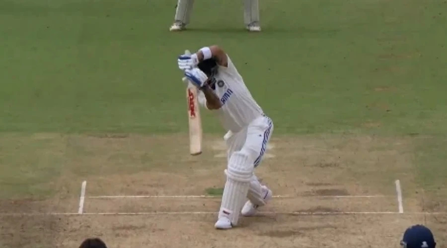 बेंगलुरू टेस्ट मैच में  विराट कोहली ने सिग्नेचर कवर ड्राइव खेला, वीडियो वायरल हुई