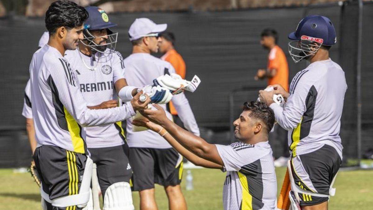 सरफराज ने शुभमन गिल को घुटने पर बैठकर ये खास गिफ्ट दिया, दोनों के Bromance की फोटोज वायरल हुई