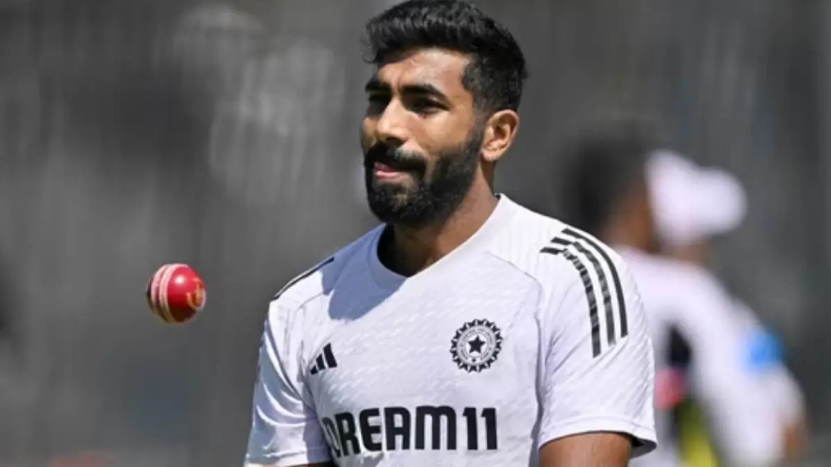 जसप्रीत बुमराह ने रिपोर्टर द्वारा मीडियम पेस गेंदबाज कहने पर कहा -  ‘कम से कम आप तेज गेंदबाज कप्तान तो कहते’ 