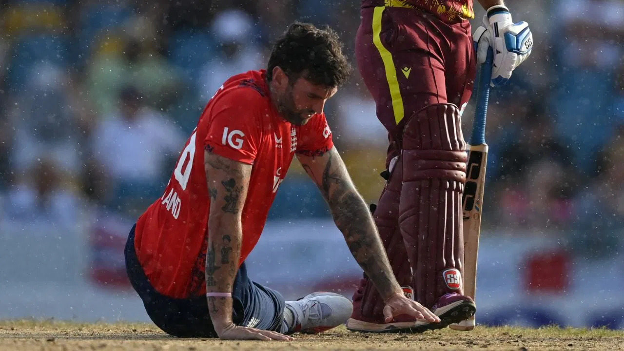  चोट लगी, मैदान से बाहर गए… फिर आईसीसी ने रीस टॉपली पर भारी जुर्माना लगाया