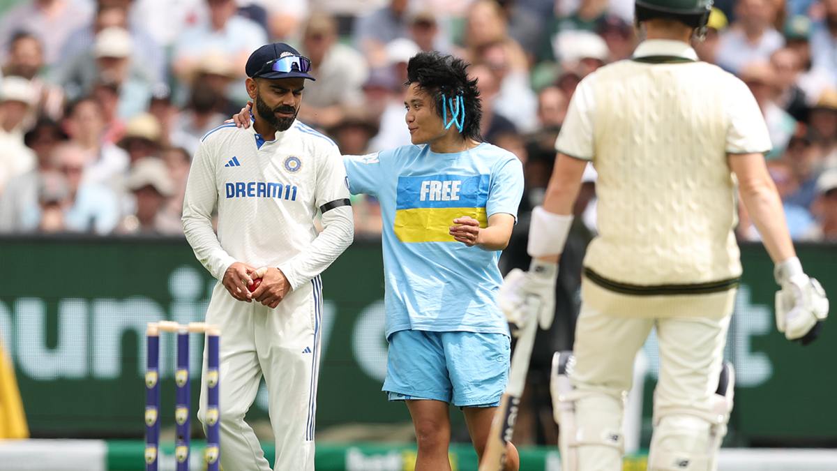 MCG की सुरक्षा में बड़ी चूक हुई, विराट और रोहित से मिलने के लिए एक फैन मैदान में घुसा