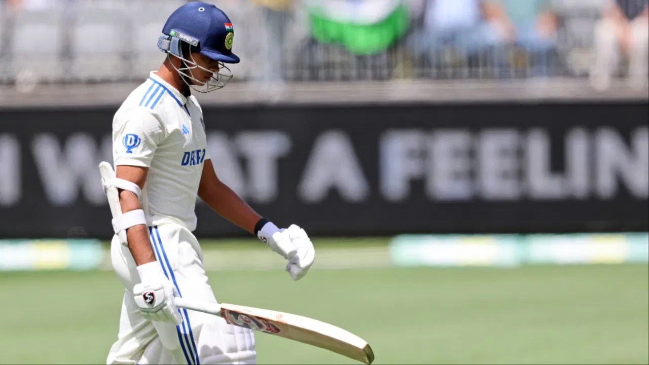 जायसवाल पहले दिन की पहली ही गेंद पर आउट हुए, स्टार्क ने पवेलियन भेजा 