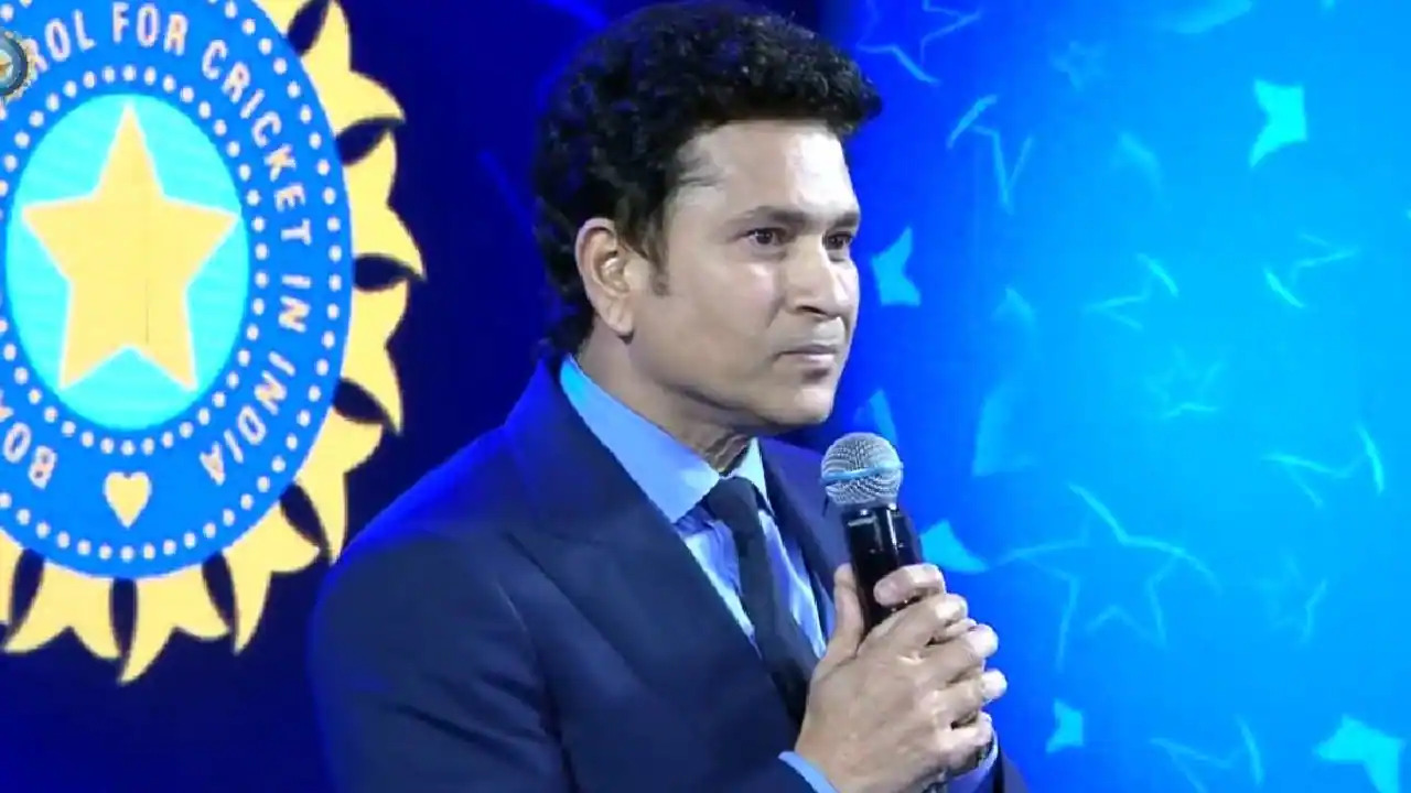 सचिन तेंदुलकर ने युवा खिलाड़ियों को करियर को लेकर महत्वपूर्ण सलाह दी - “आपके पास ध्यान भटकाने वाली चीजें होंगी लेकिन…..”