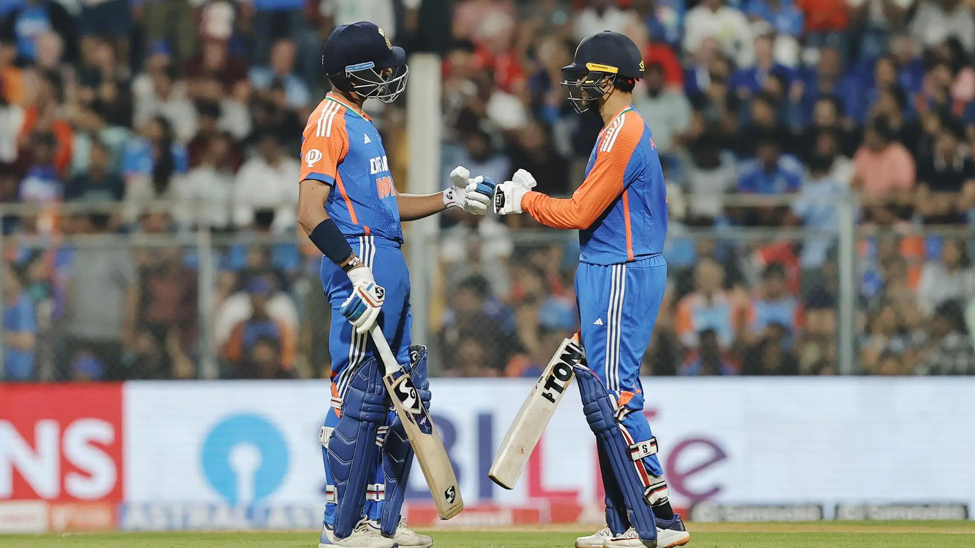 इंग्लैंड के सामने भारत ने पहाड़ जैसा लक्ष्य रखा, अभिषेक शर्मा ने शतक लगाया