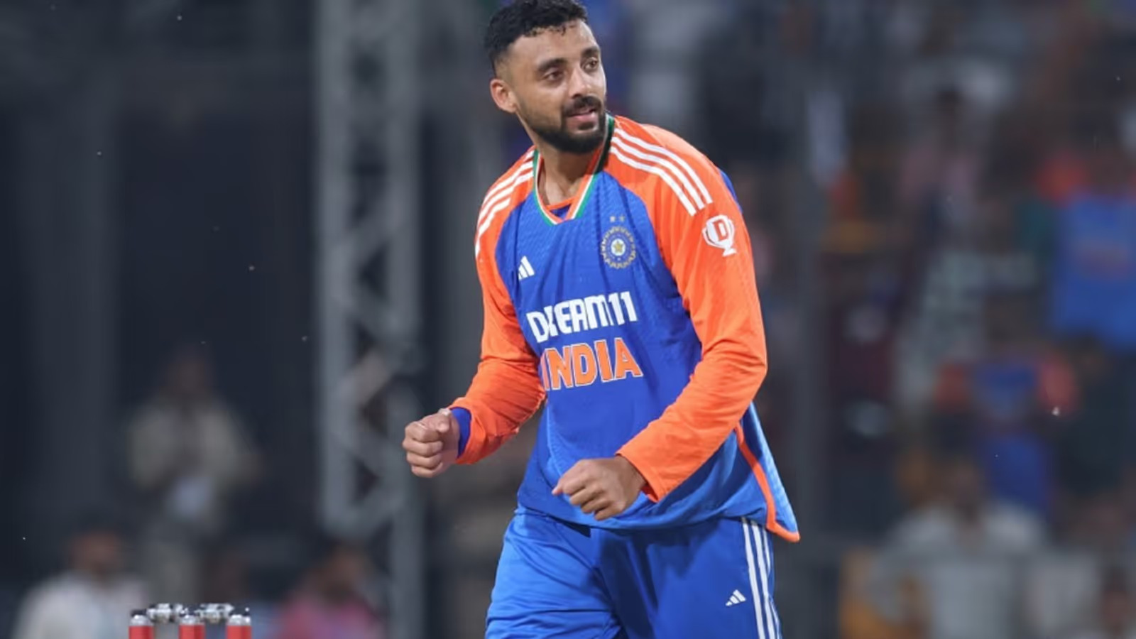 टीम इंडिया के स्पिनर वरुण चक्रवर्ती के पास अंधा पैसा है, जानिए कितने करोड़ों के मालिक हैं?