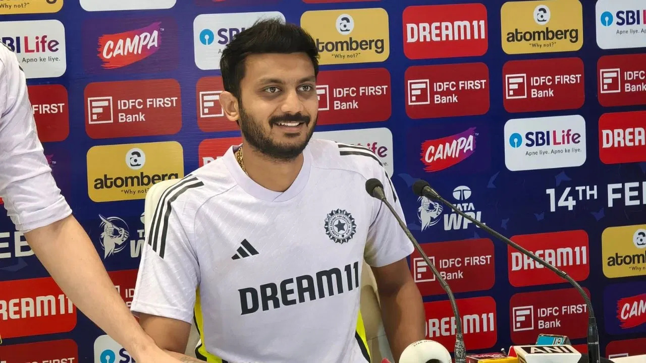 अक्षर पटेल ने इस खिलाड़ी को लेकर एक बड़ी टिप्पणी की - “जब सब टेंशन में होते हैं तो उनका कॉन्फिडेंस सबसे ज्यादा…”