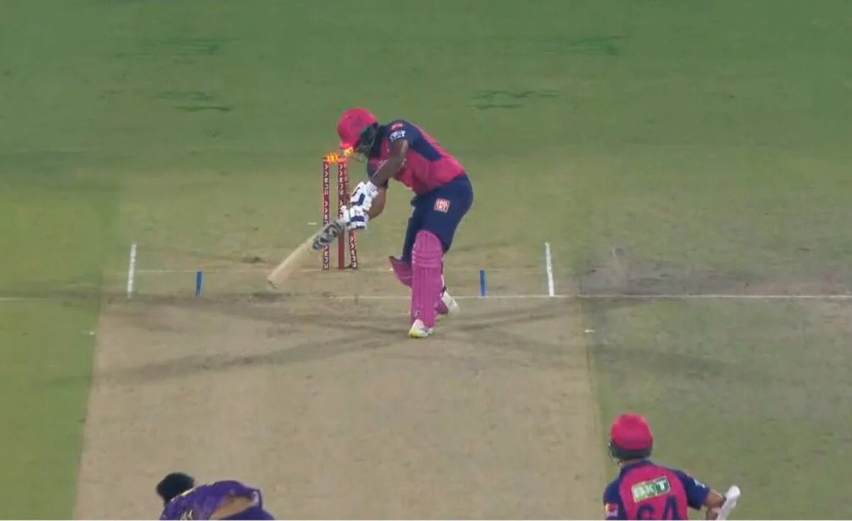 वैभव अरोड़ा के सामने संजू चारों खाने चित्त हुए, गेंदबाज ने लेग स्टंप उखाड़ फेंका