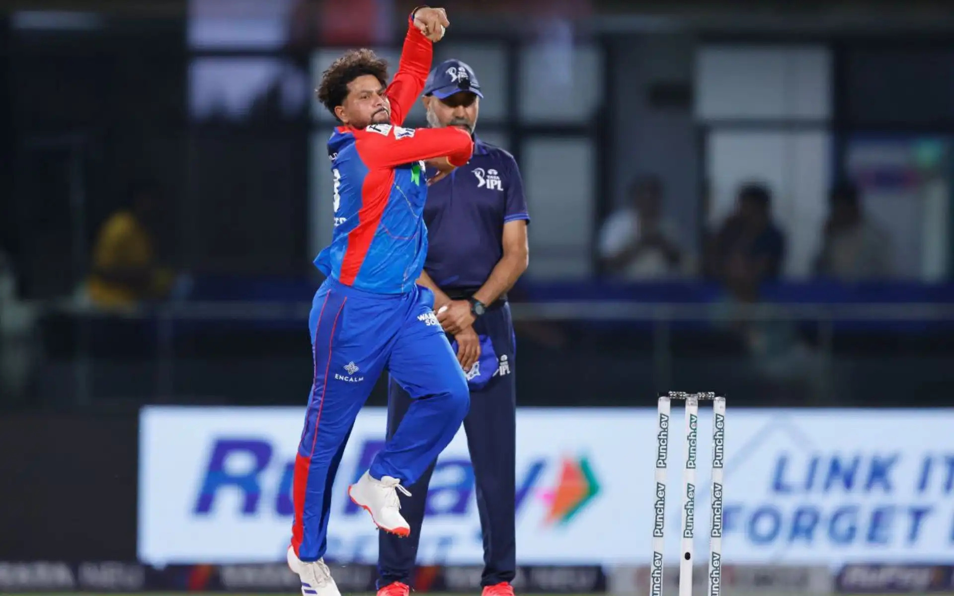 IPL 2025: जारी आईपीएल के उन 5 गेंदबाजों से मिलिए जिनकी इकाॅनमी डेथ ओवर्स में सबसे ज्यादा शानदार है