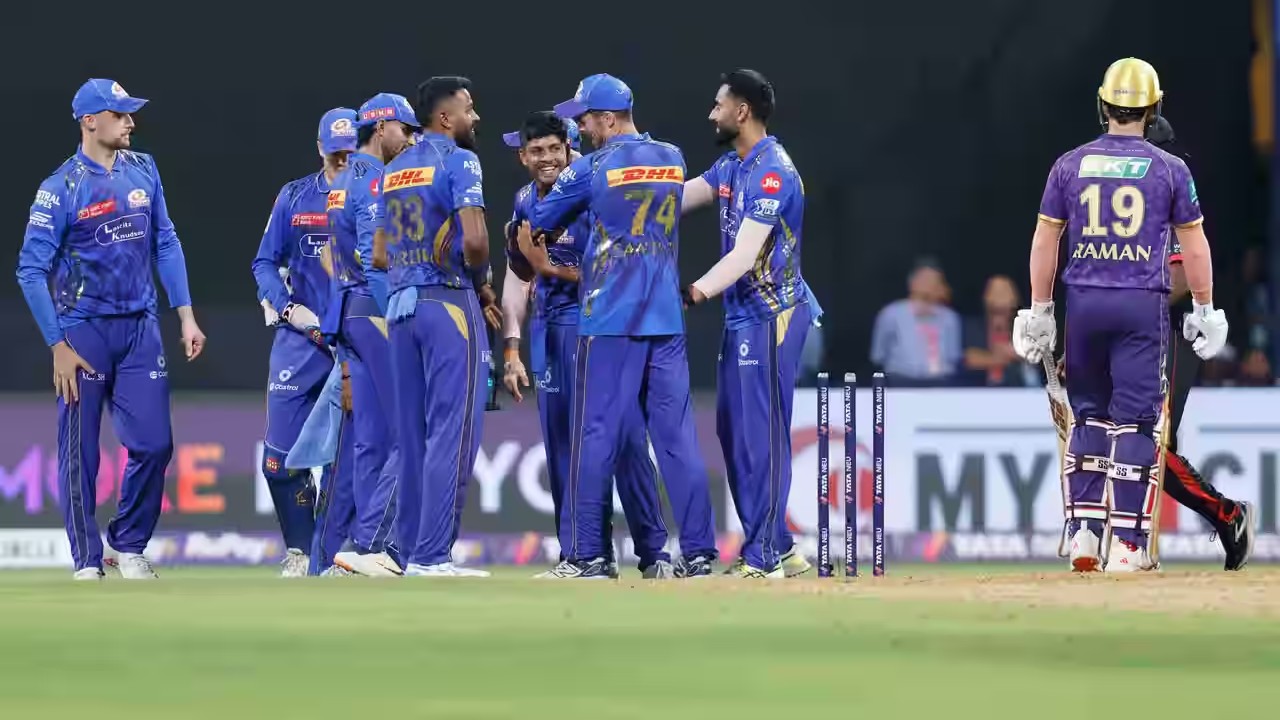 IPL 2025: मुंबई में MI के गेंदबाजों ने तबाही मचाई, KKR के बल्लेबाजों ने निराशाजनक प्रदर्शन किया 