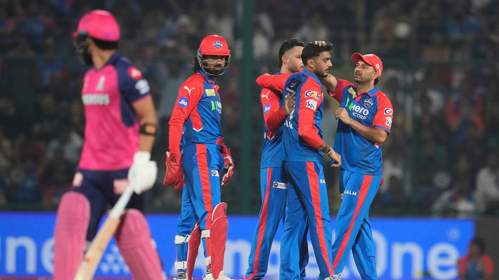 IPL 2025: सोशल मीडिया पर दिल्ली कैपिटल्स बनाम राजस्थान रॉयल्स के मैच के बाद फनी मीम्स की बाढ़ आई 