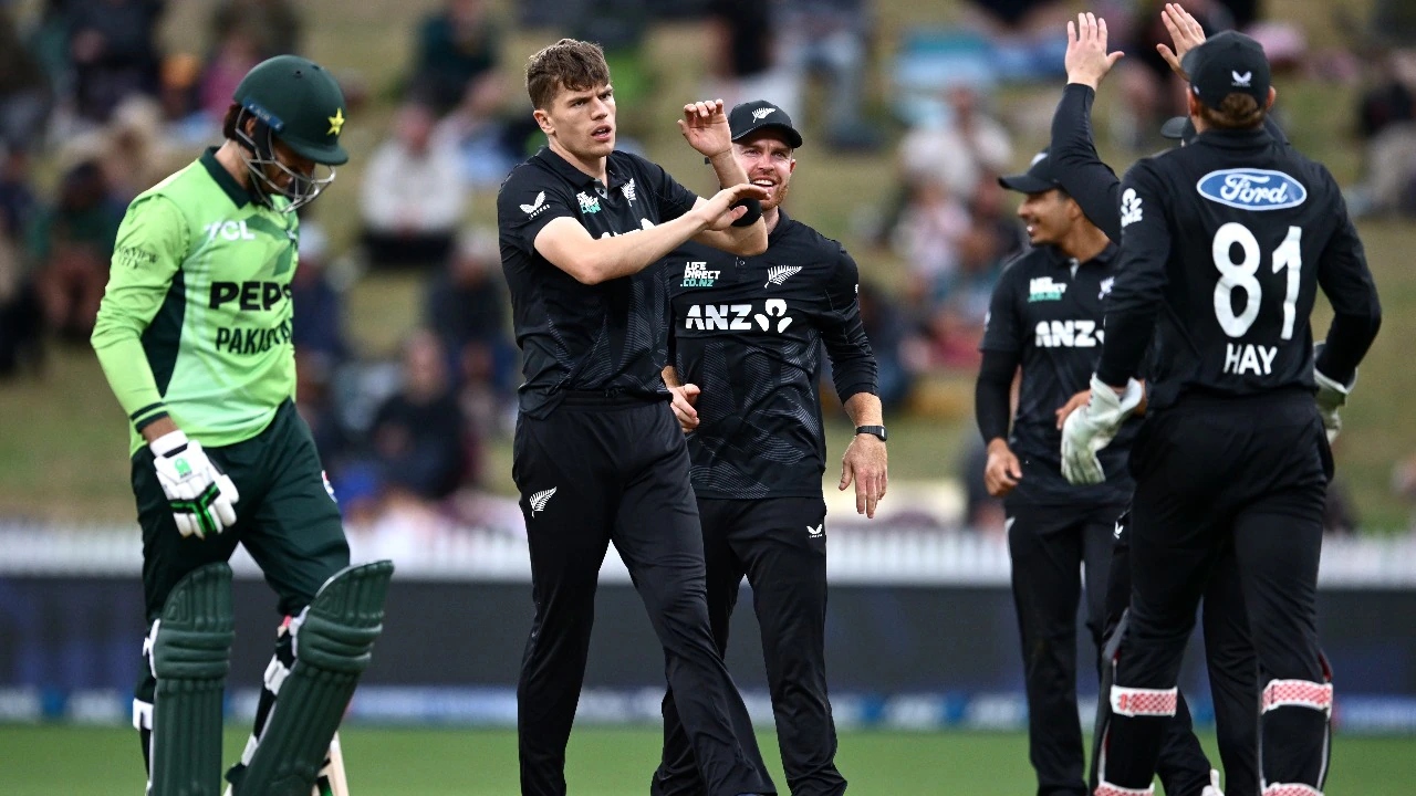 न्यूजीलैंड ने पाकिस्तान को 84 रनों से हराया, कीवियों ने सीरीज पर कब्जा किया