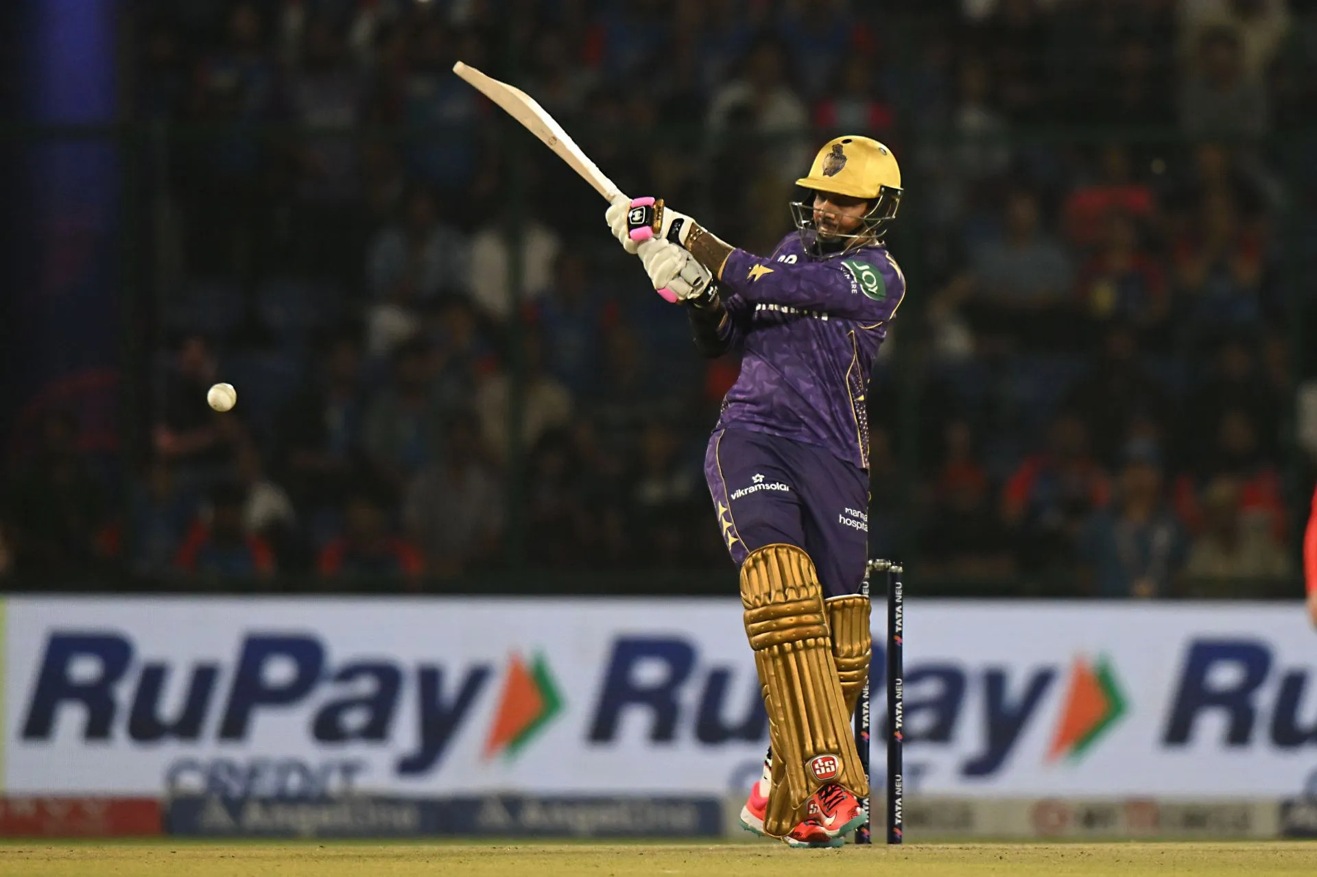 सुनील नारायण के पास विपराज निगम की बेहतरीन गेंद का कोई जवाब नहीं था, सलामी बल्लेबाज ने सिर्फ 27 रन बनाए 