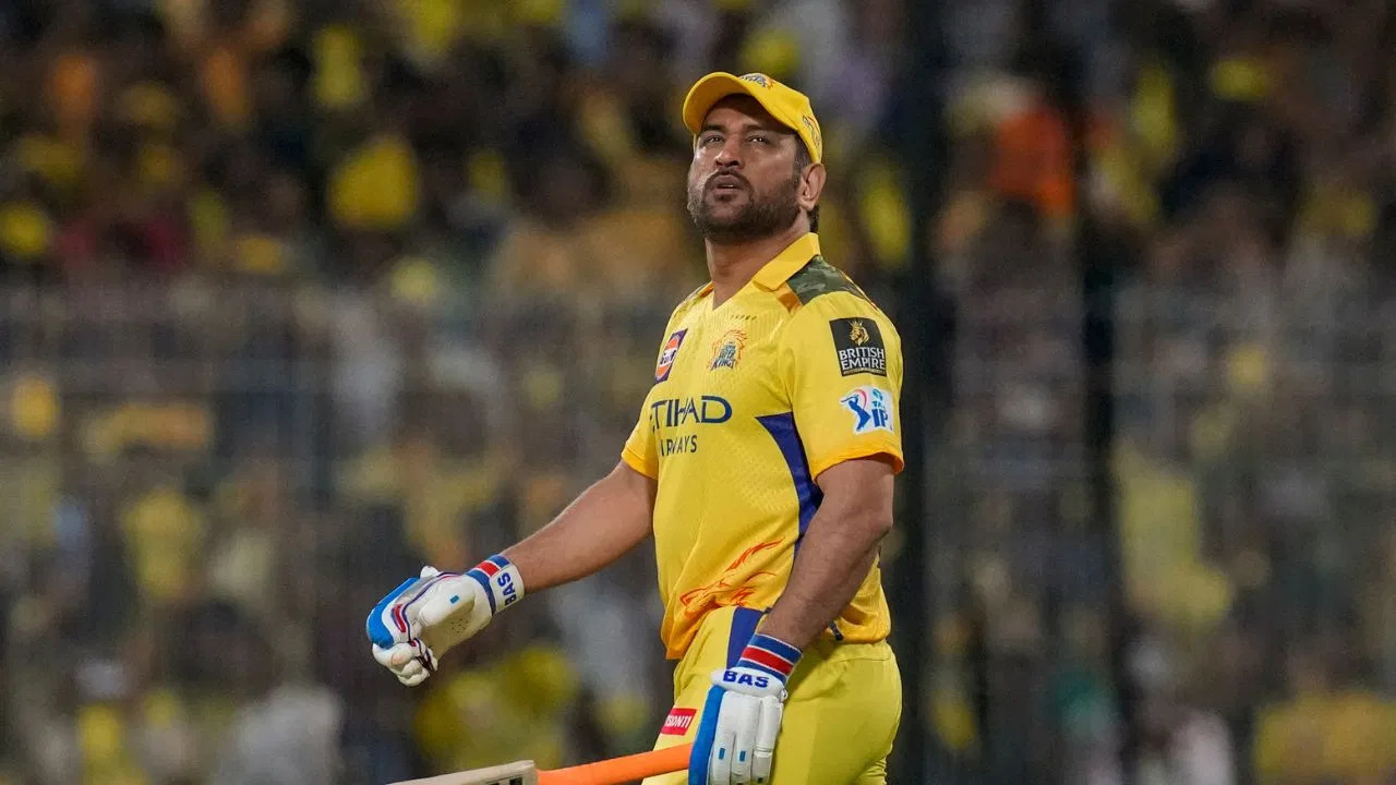 एमएस धोनी CSK की करारी हार से हताश नजर आए, बताया – टीम से गलती कहां हो रही है 