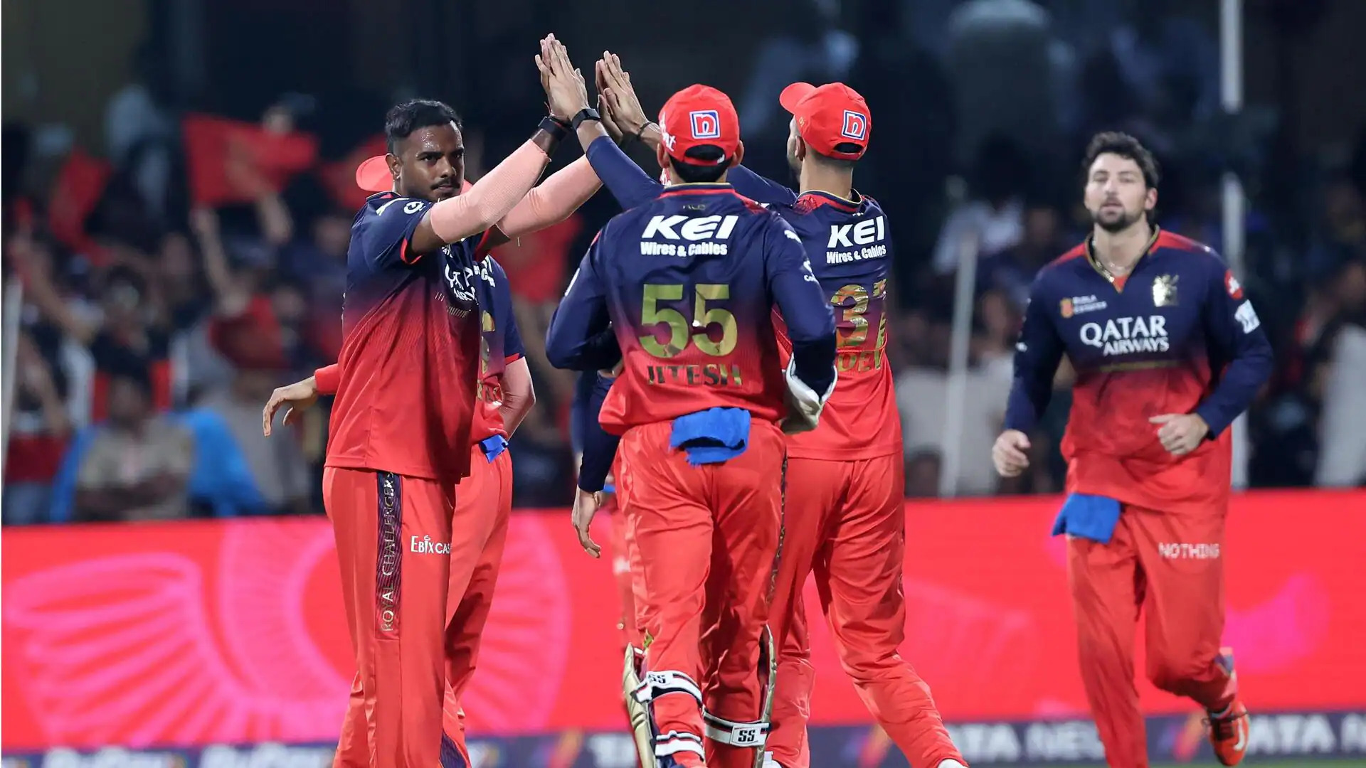 IPL 2025, RCB vs RR: बेंगलुरु के एम चिन्नास्वामी स्टेडियम के रिकॉर्ड्स और आंकड़े देखें 