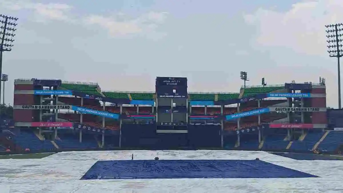 IPL 2025: अरुण जेटली स्टेडियम की पिच का मिजाज एसआरएच बनाम केकेआर मैच के दौरान कैसा रहेगा, ये रिपोर्ट पढ़ें