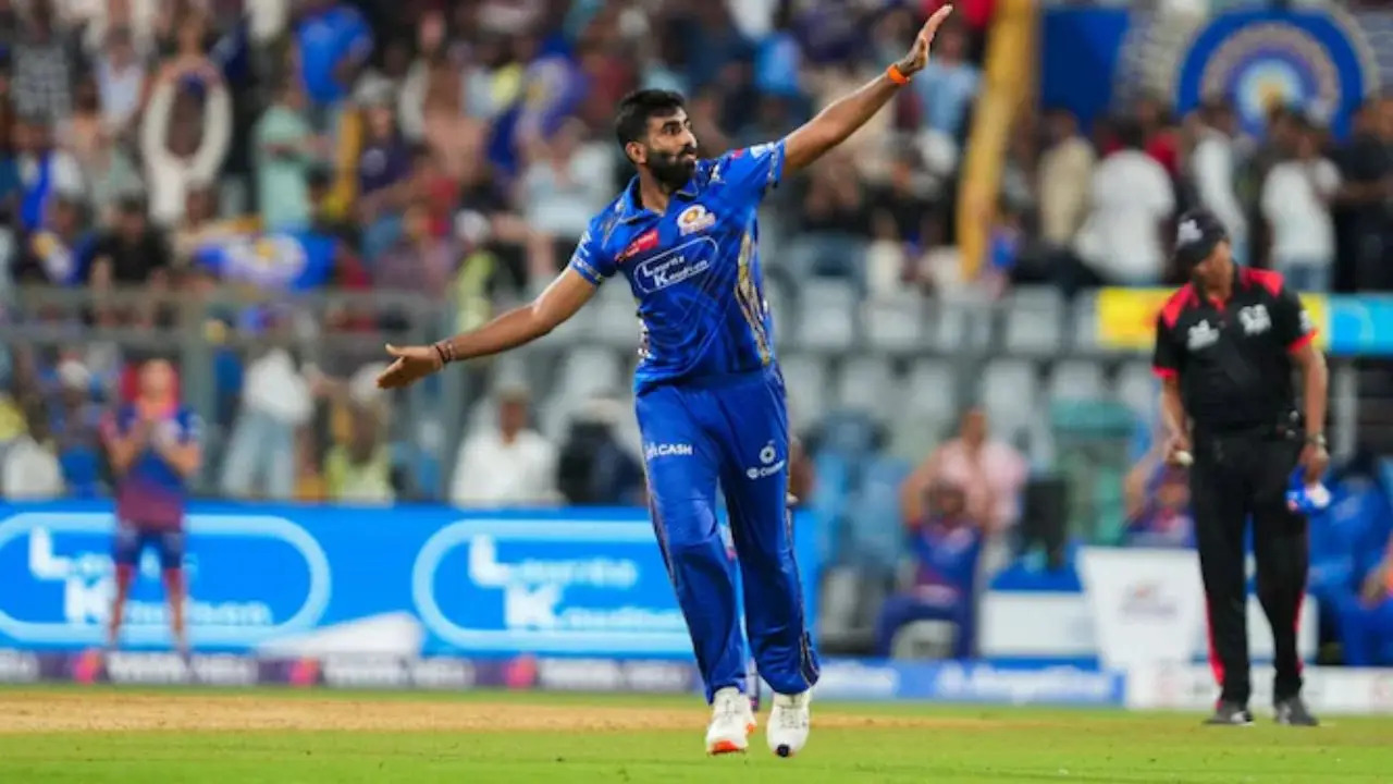 रविचंद्रन अश्विन ने कहा - जसप्रीत बुमराह टी20 क्रिकेट में चीट कोड की तरह हैं