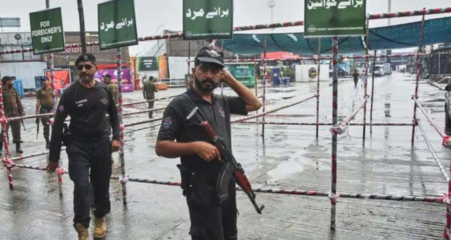 ड्रोन हमले से रावलपिंडी क्रिकेट स्टेडियम तबाह!, चारों तरफ अफरा-तफरी मची