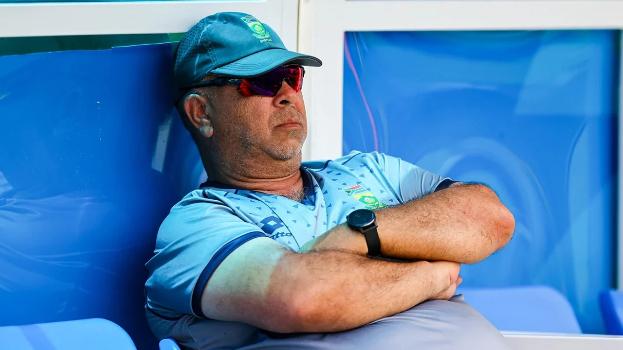 दक्षिण अफ्रीका की पुरुष टीम के सभी प्रारूपों के मुख्य कोच के रूप में शुकरी कॉनराड को नियुक्त किया गया