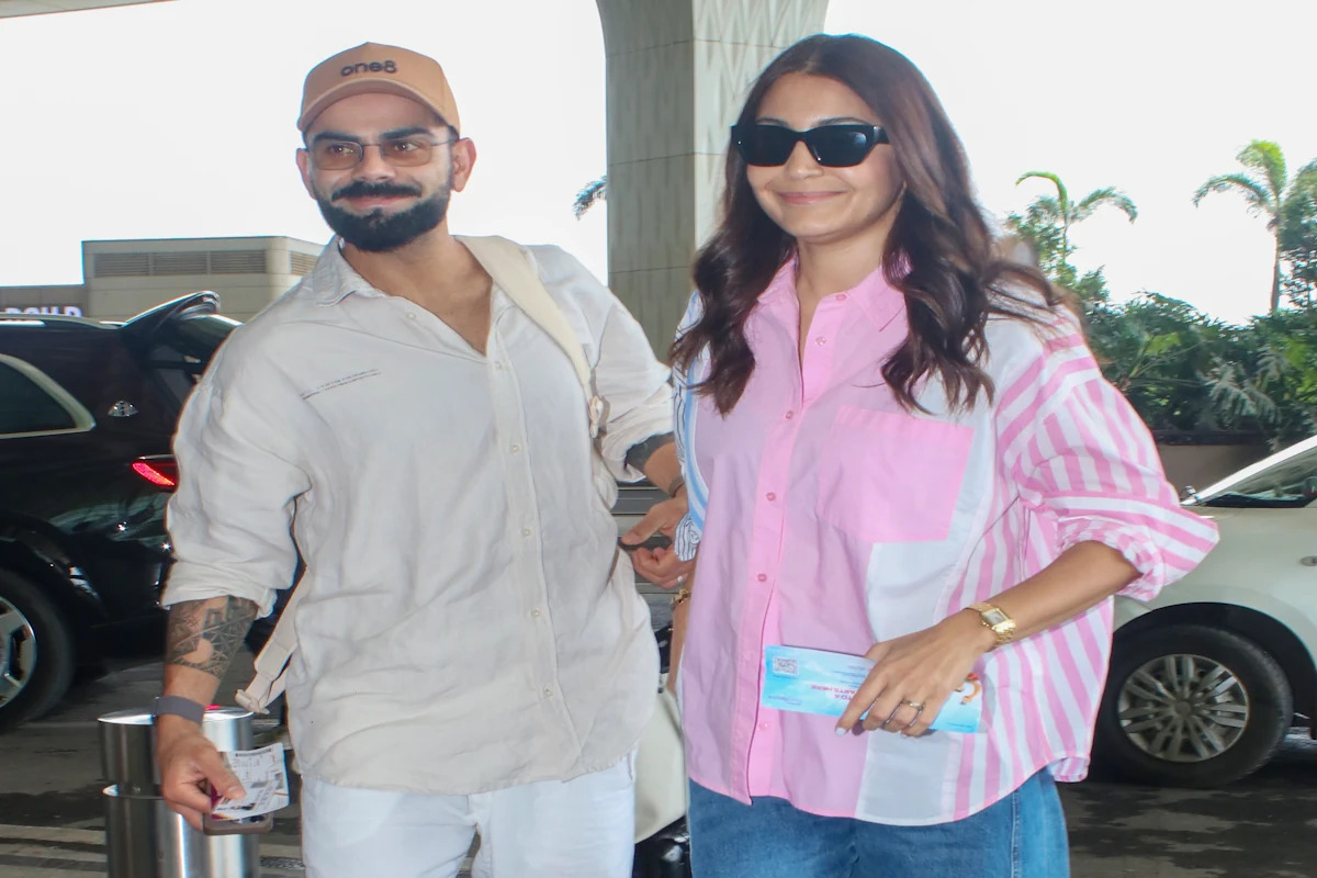 विराट कोहली टेस्ट क्रिकेट से संन्यास की घोषणा के बाद दिल्ली एयरपोर्ट पर स्पाॅट हुए, वीडियो देखें