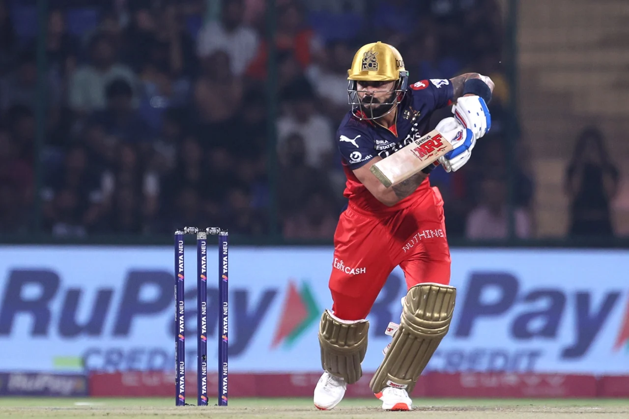 IPL 2025: आरसीबी ने एम. चिन्नास्वामी स्टेडियम में CSK के गेंदबाजों की जमकर क्लास लगाई, तीन बल्लेबाजों ने तूफानी अर्धशतक जड़ा 