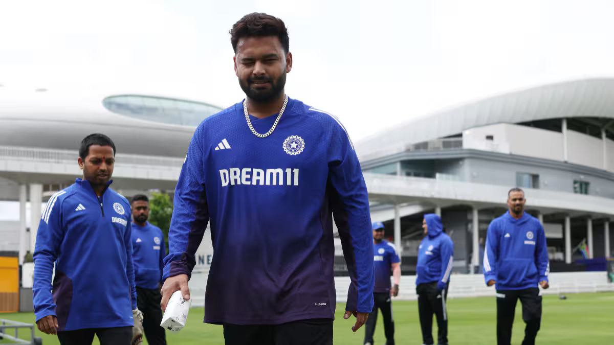 ENG vs IND 2025: केंट काउंटी स्टेडियम की छत को ऋषभ पंत ने जोरदार छक्के से तोड़ा