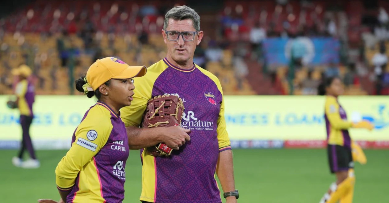 यूपी वाॅरियर्स को WPL के आगामी सीजन से पहले झटका लगा, हेड कोच जाॅन लुईस टीम से अलग हुए