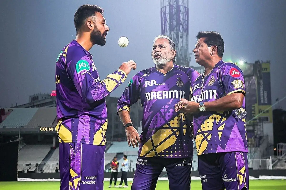 केकेआर ने आईपीएल 2025 के बुरे प्रदर्शन के बाद चंद्रकांत पंडित और भरत अरुण के साथ आपसी सहमति से अलग होने का फैसला किया