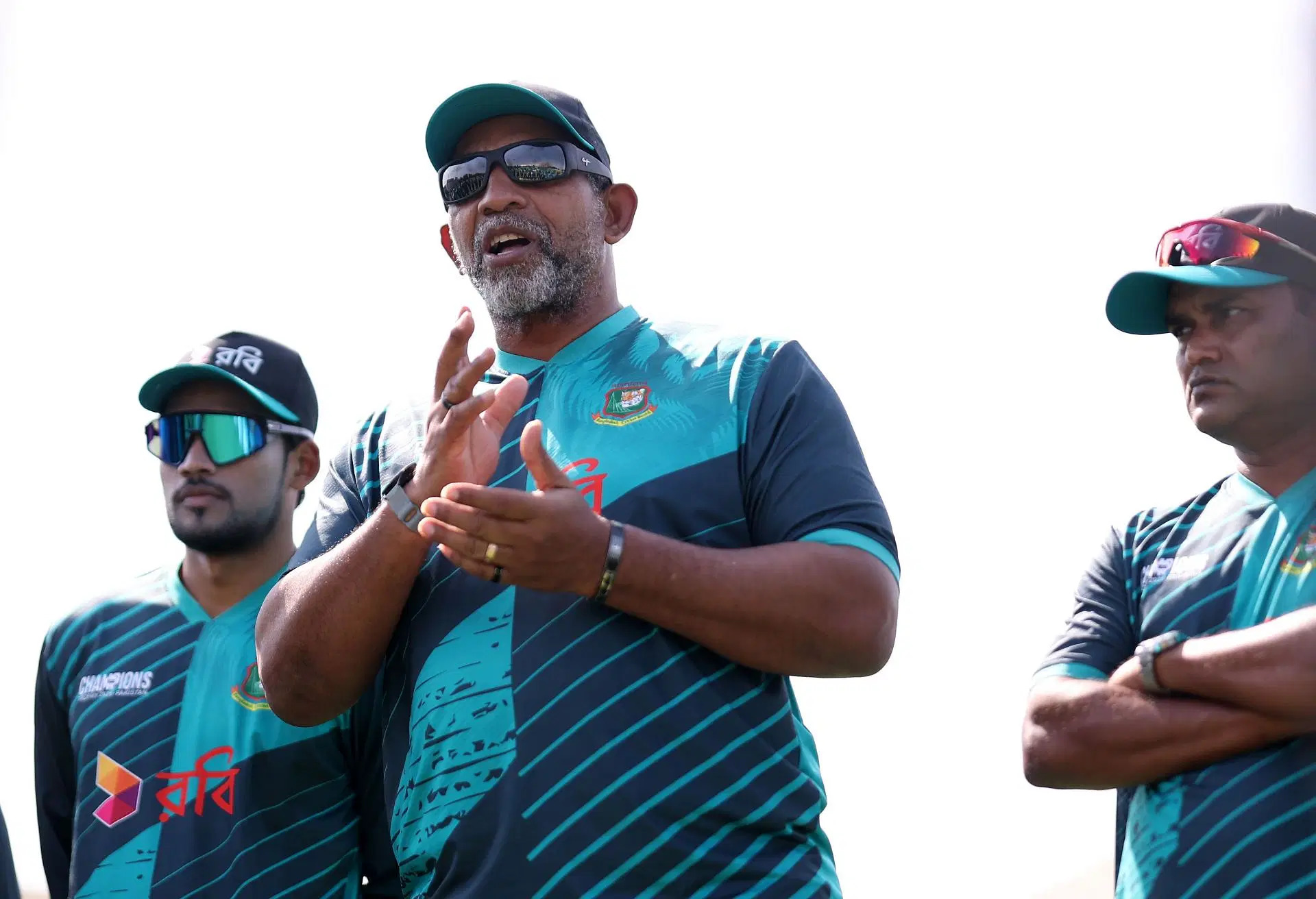 SL vs BAN 2025: मेडिकल कारणों से फिल सिमंस ने श्रीलंका दौरा बीच में छोड़ा