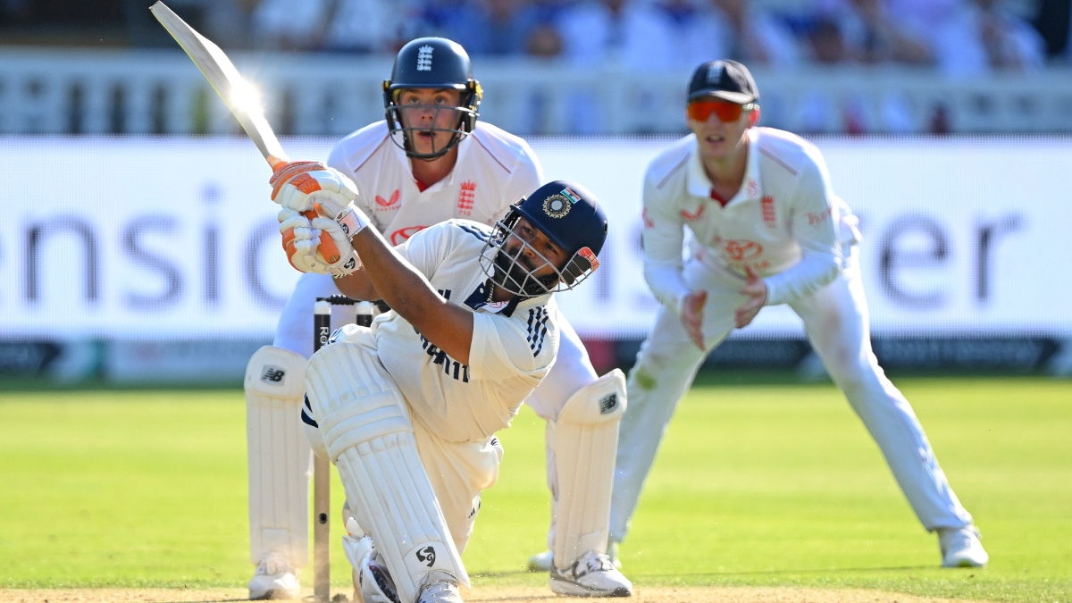 ENG vs IND 2025: ऋषभ पंत ने रोहित शर्मा के छक्के के आंकड़े को पीछे छोड़ा, वीरेंद्र सहवाग से सिर्फ एक छक्का पीछे 