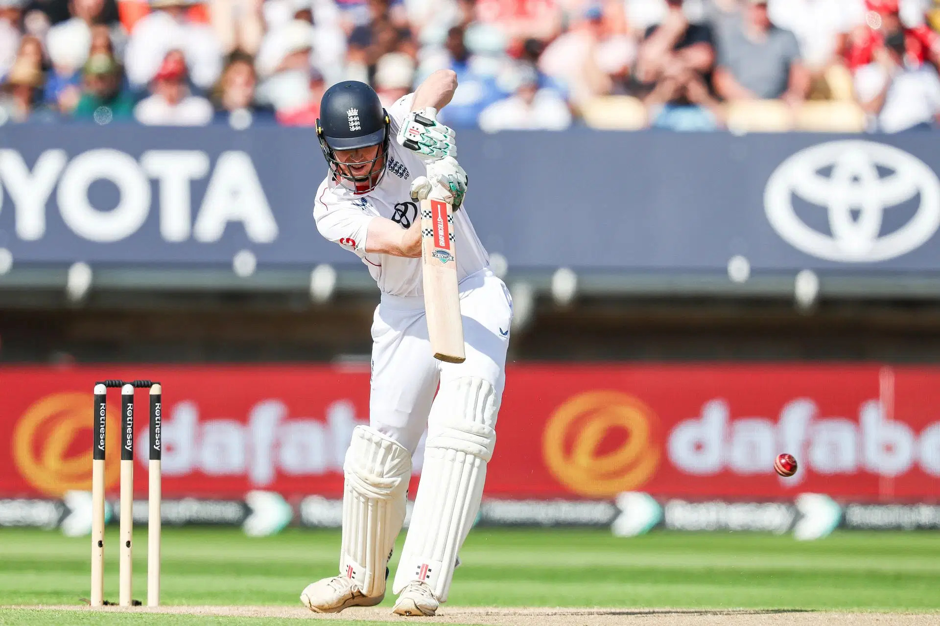 दिनेश कार्तिक ने एजबेस्टन टेस्ट के दूसरे दिन शुरुआती पतन के बाद इंग्लैंड की बल्लेबाजी रणनीति की आलोचना की - 'आप घमंडी नहीं बन सकते'