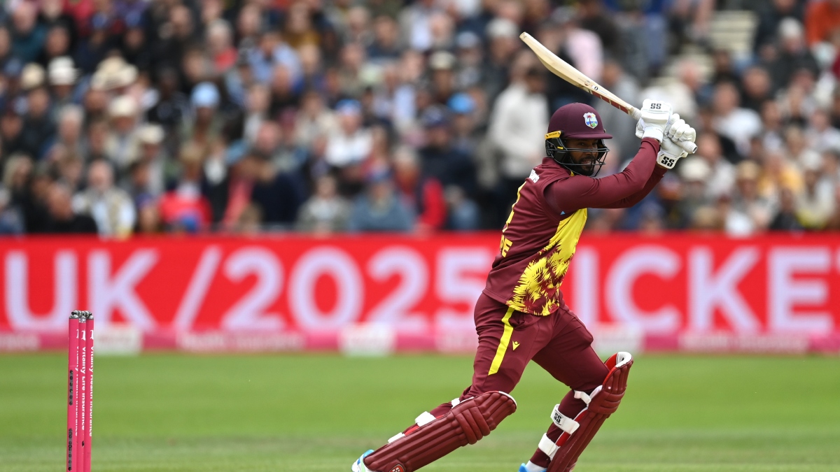 WI vs AUS 2025: वेस्टइंडीज पर चौथे टी20 मैच में धीमी ओवर गति के लिए जुर्माना लगा 