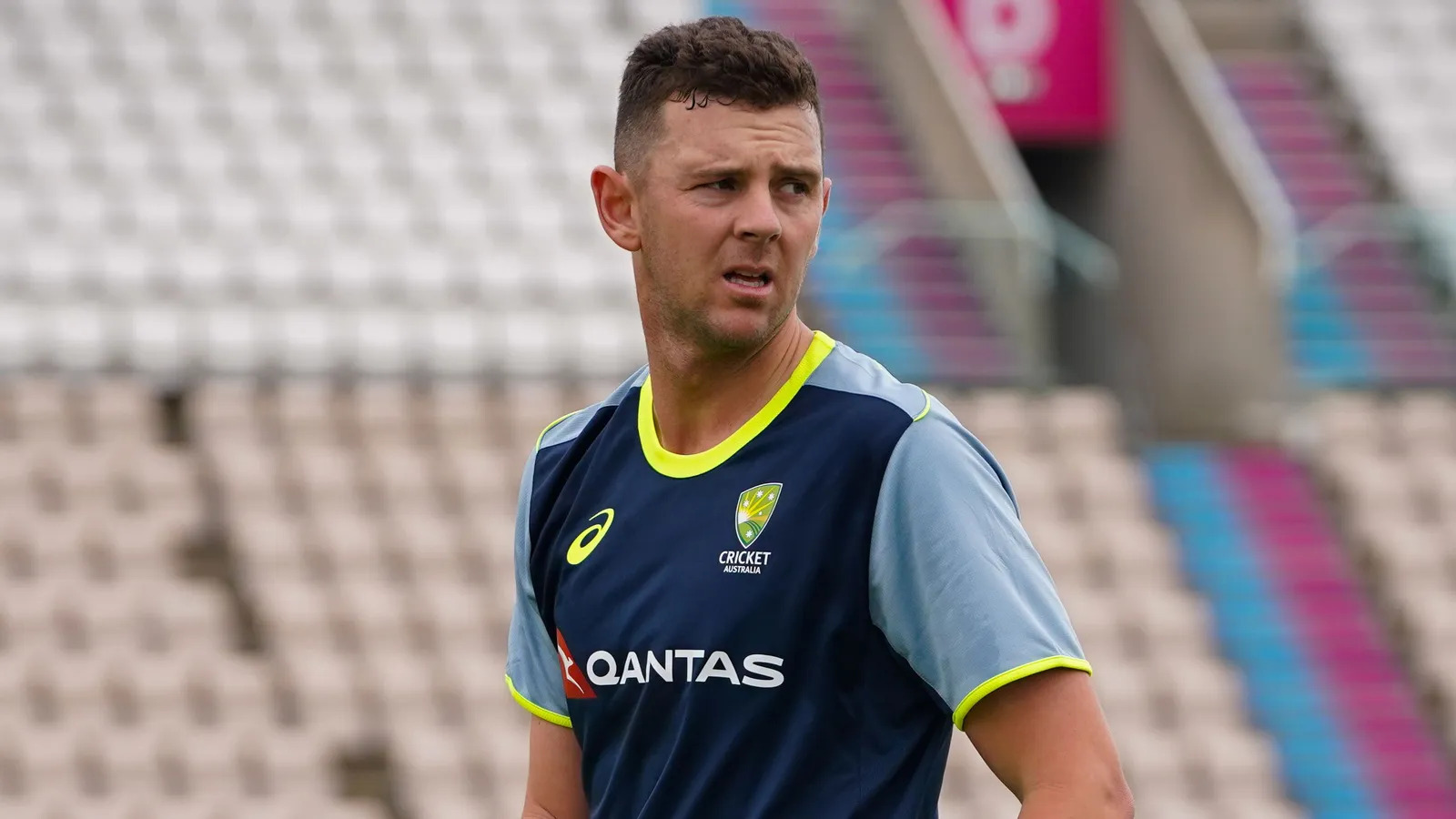 ऑस्ट्रेलियाई तेज गेंदबाज हेजलवुड का मानना ​​है कि इंग्लैंड एशेज के लिए 'अविश्वसनीय' बल्लेबाजी क्रम लेकर आएगा