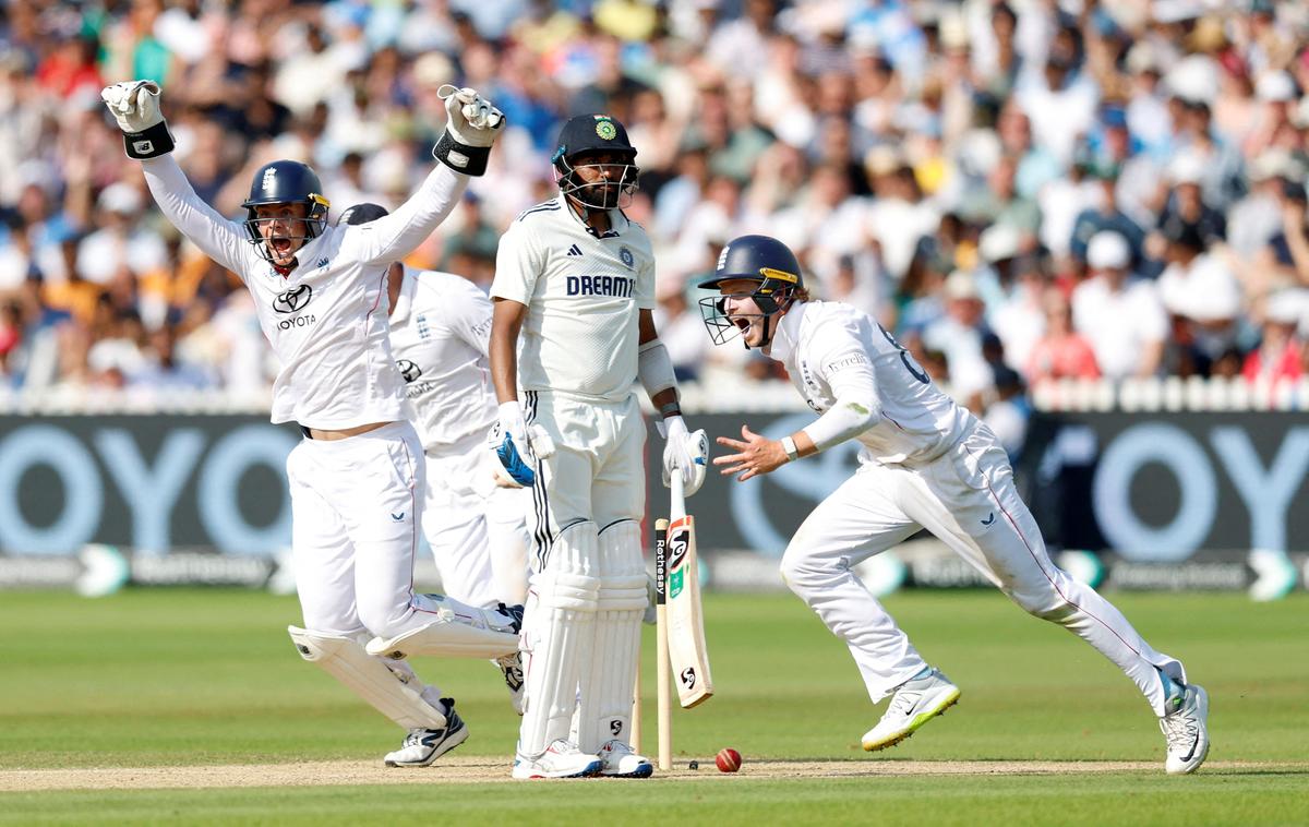 ENG vs IND 2025: शोएब बशीर ने लॉर्ड्स में मोहम्मद सिराज को आउट करने पर खुलकर बात की - 'यह एहसास हमेशा मेरे साथ रहेगा' 