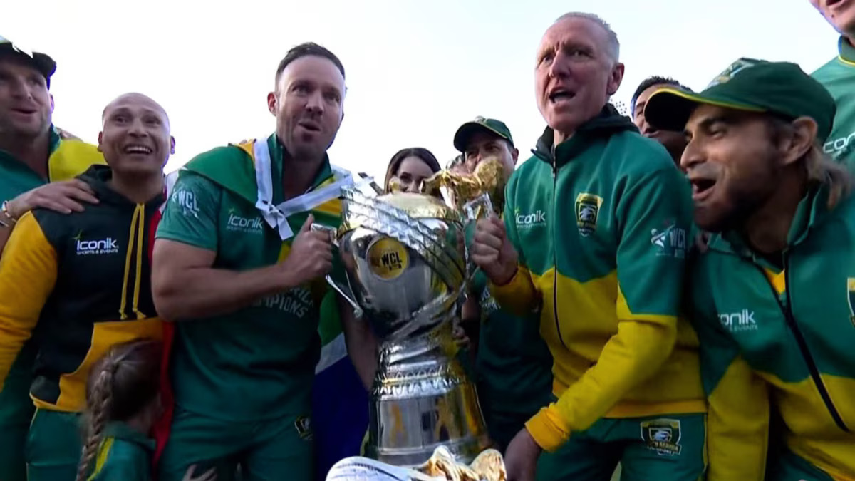 WCL 2025: दक्षिण अफ्रीका ने एबी डिविलियर्स के शतक से खिताब जीता, फाइनल में पाकिस्तान चैंपियंस को 9 विकेट से हराया