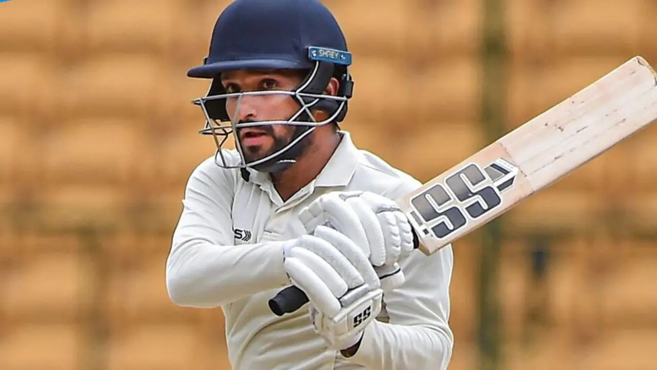 रजत पाटीदार ने एशिया कप में जगह नहीं मिली तो दलीप ट्रॉफी में गुस्सा निकाला! नाॅर्थ ईस्ट जोन के खिलाफ टी20 अंदाज में शतक ठोका