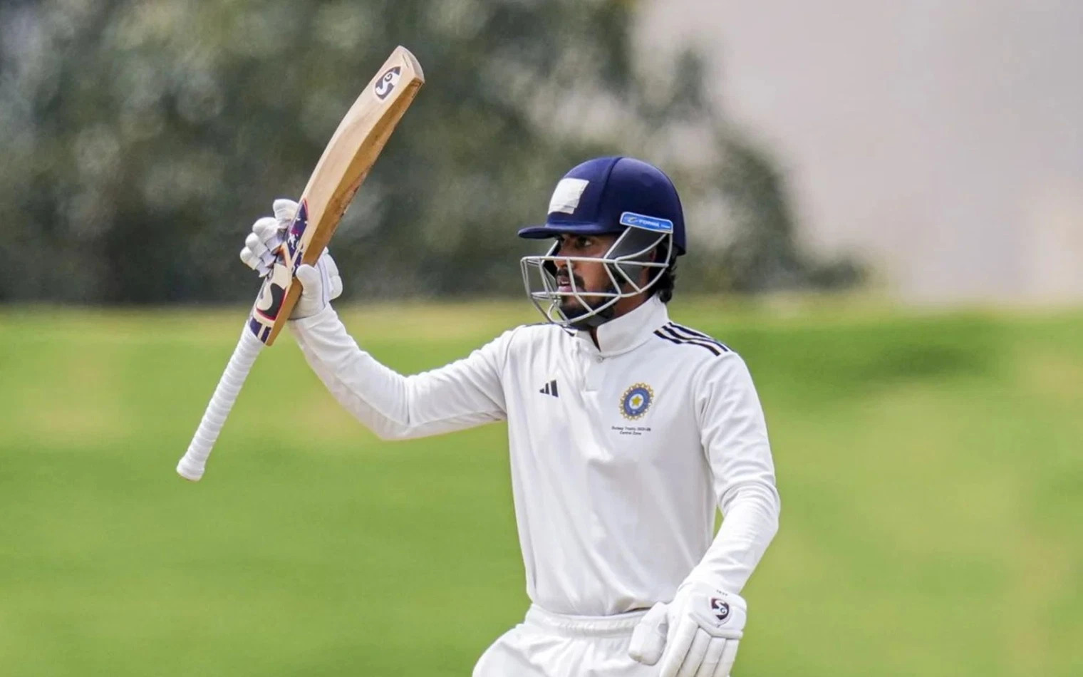 यश राठौड़ कौन हैं? रणजी ट्रॉफी के सबसे ज़्यादा रन बनाने वाले बल्लेबाज़, जिन्होंने दलीप फाइनल में 194 रनों की पारी खेली