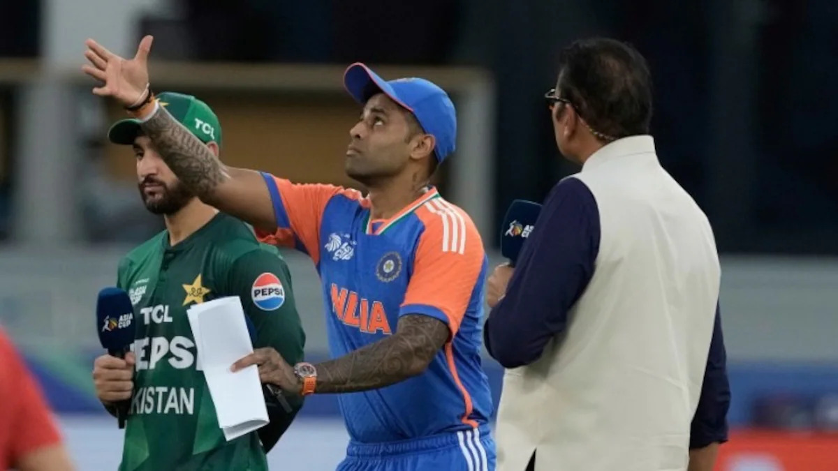Asia Cup 2025: टॉस जीतकर पाकिस्तान ने पहले बल्लेबाजी करने का निर्णय लिया