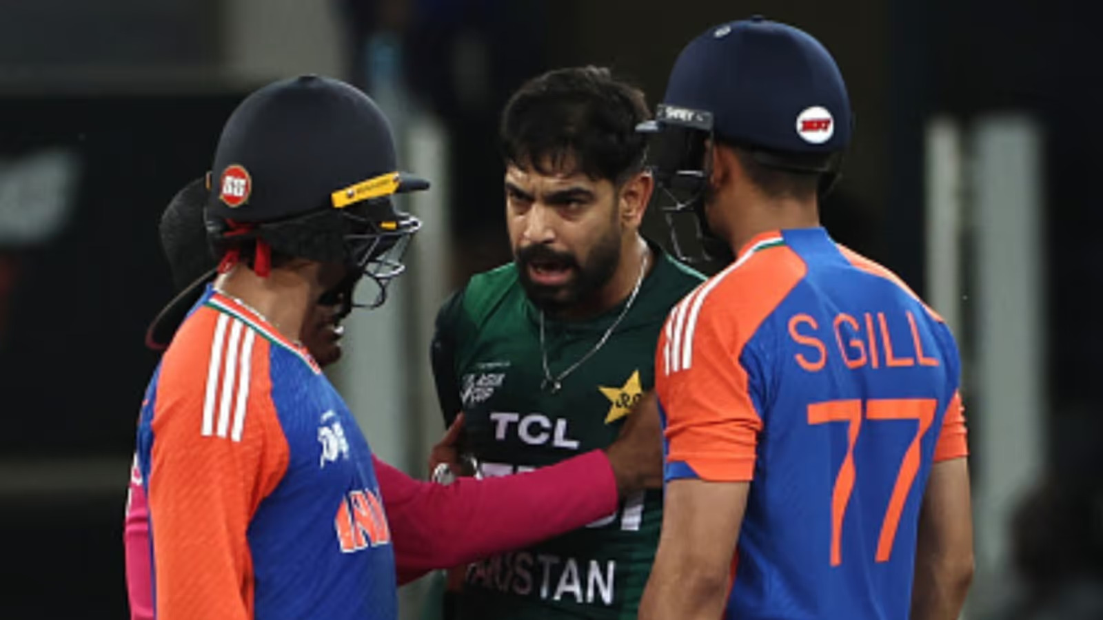 Asia Cup 2025: अभिषेक शर्मा ने पाकिस्तानी गेंदबाजों के साथ मैदान पर हुई बहस का खुलासा किया -  'वे व्यक्तिगत हमले कर रहे थे'