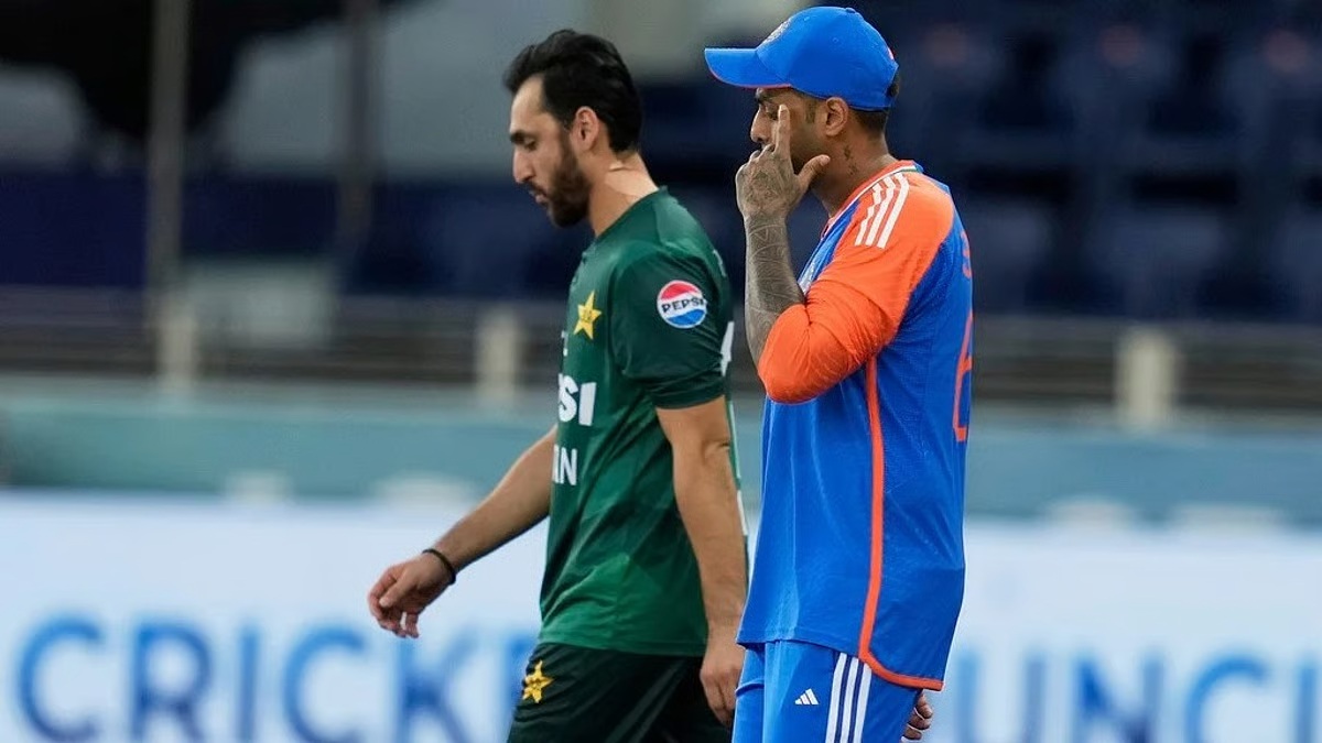 Asia Cup 2025: भारत-पाक टॉस पर ड्रामा हुआ, सूर्यकुमार यादव ने सलमान आगा से हाथ मिलाने से परहेज किया