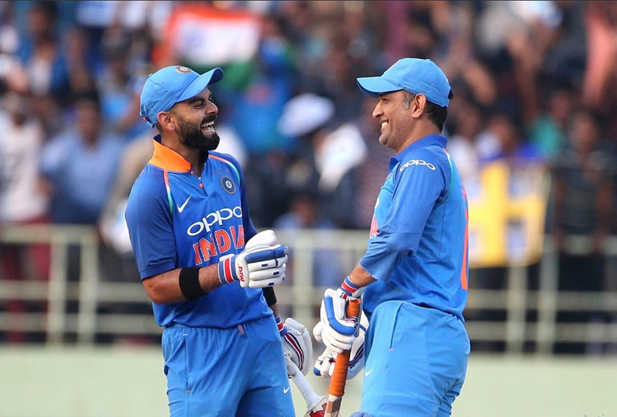 विराट कोहली या एमएस धोनी, जानें आंकड़ों की मदद से एशिया कप में बेहतर बल्लेबाज कौन है?