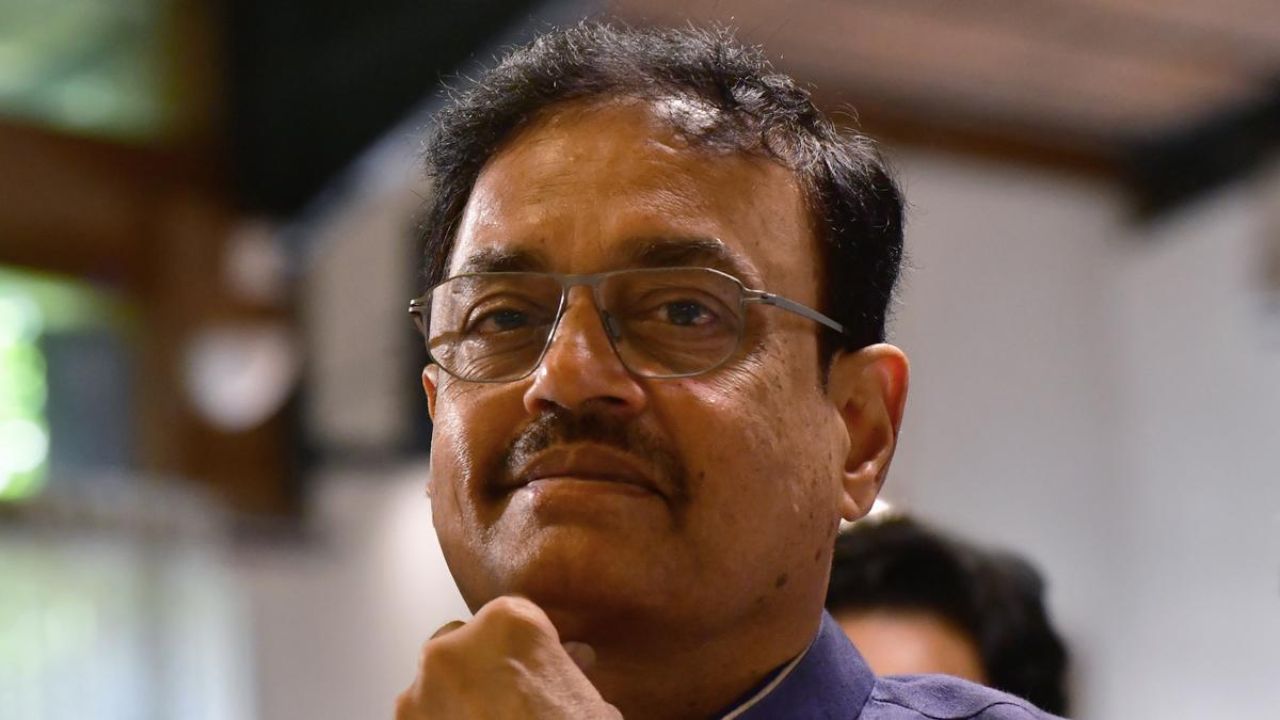 वानखेड़े स्टेडियम में दिलीप वेंगसरकर के सम्मान में उनकी प्रतिमा स्थापित की जाएगी