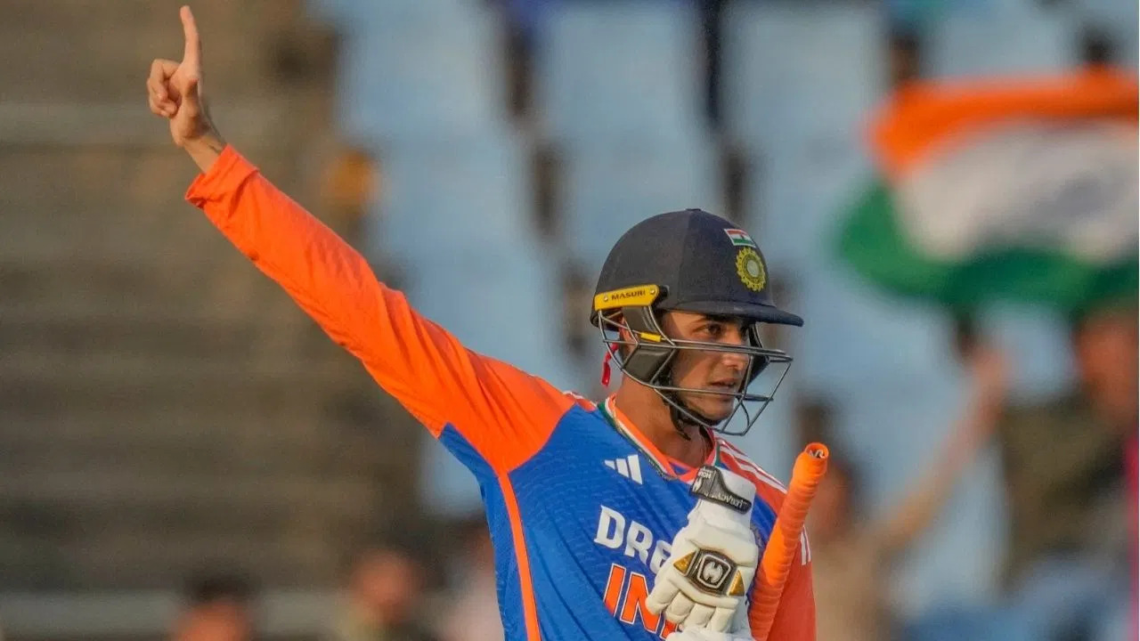 AUS vs IND 2025 2nd T20I: भारत 125 पर ऑल-आउट, अभिषेक शर्मा ने जड़ा अर्धशतक