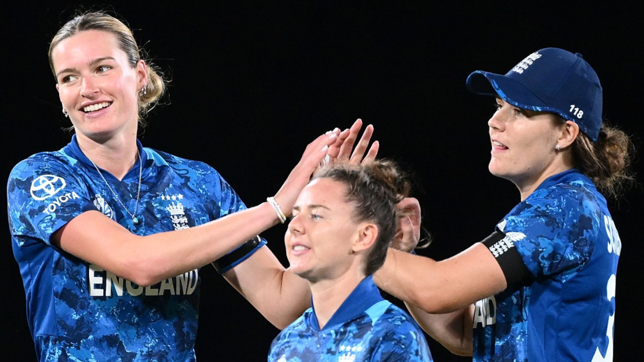 इंग्लैंड महिला बनाम श्रीलंका महिला ड्रीम11 भविष्यवाणी, 12वां मैच, फैंटेसी क्रिकेट टिप्स, प्लेइंग 11, चोट अपडेट और आईसीसी महिला वनडे विश्व कप 2025 की पिच रिपोर्ट