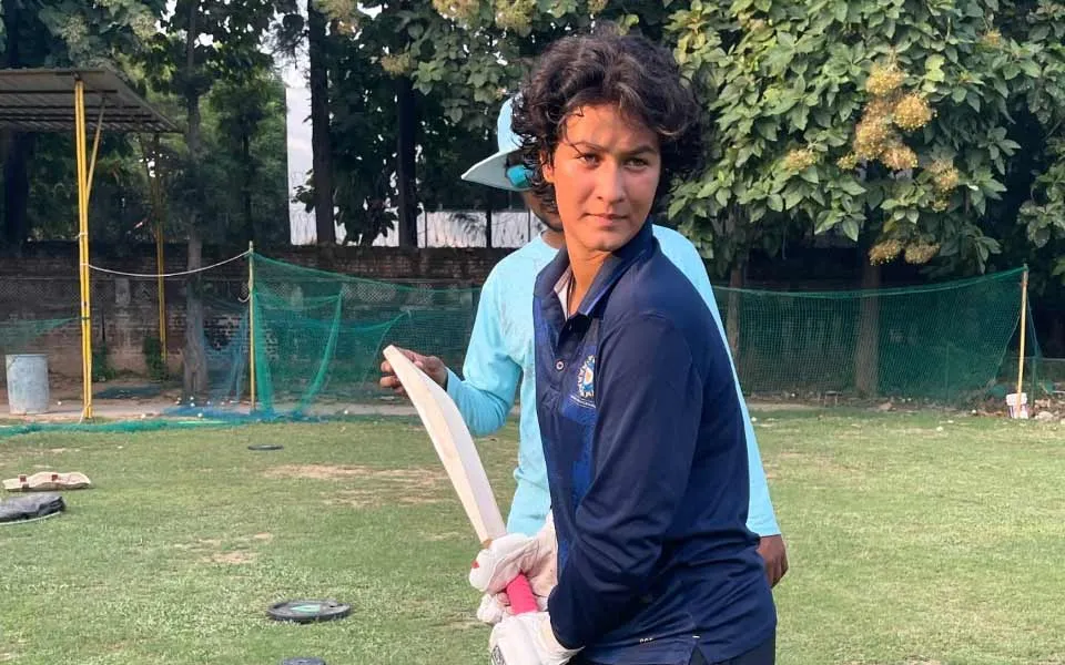 WPL Auction: जानें 16 वर्षीय दीया यादव कौन हैं, जिसे दिल्ली कैपिटल्स (DC-W) ने अपने साथ जोड़ा